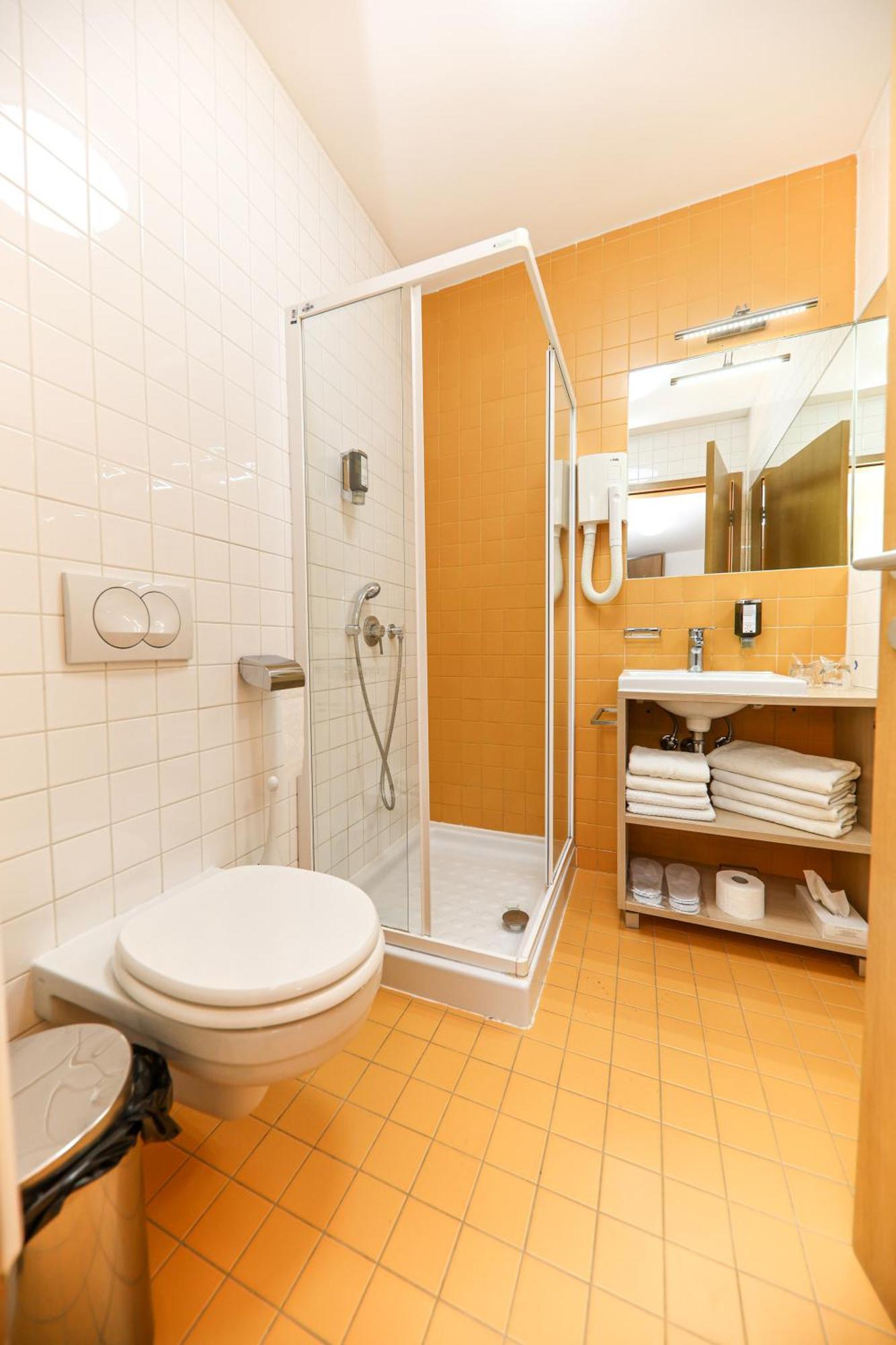 Hotel Celjska Koca Цельє Екстер'єр фото