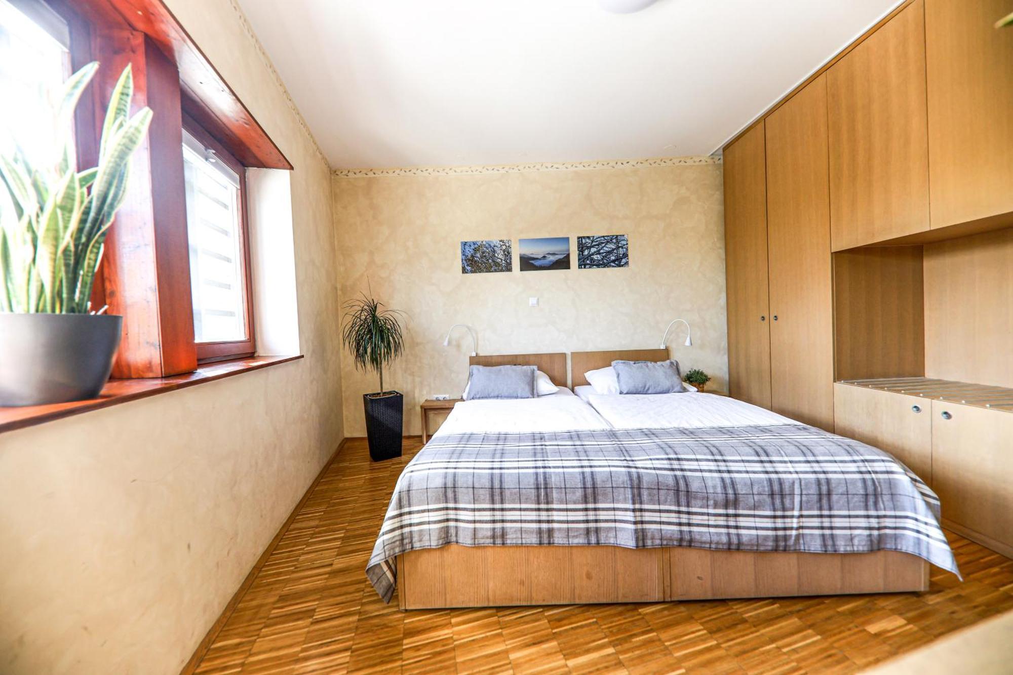 Hotel Celjska Koca Цельє Екстер'єр фото