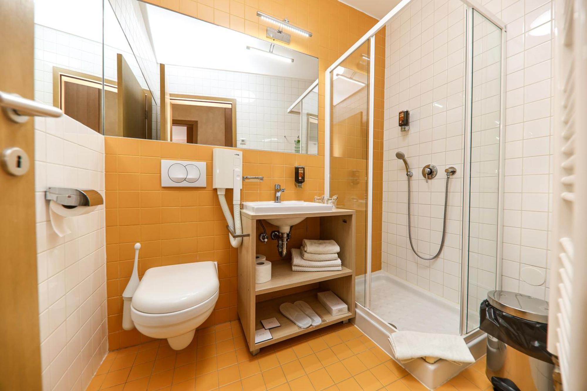 Hotel Celjska Koca Цельє Екстер'єр фото