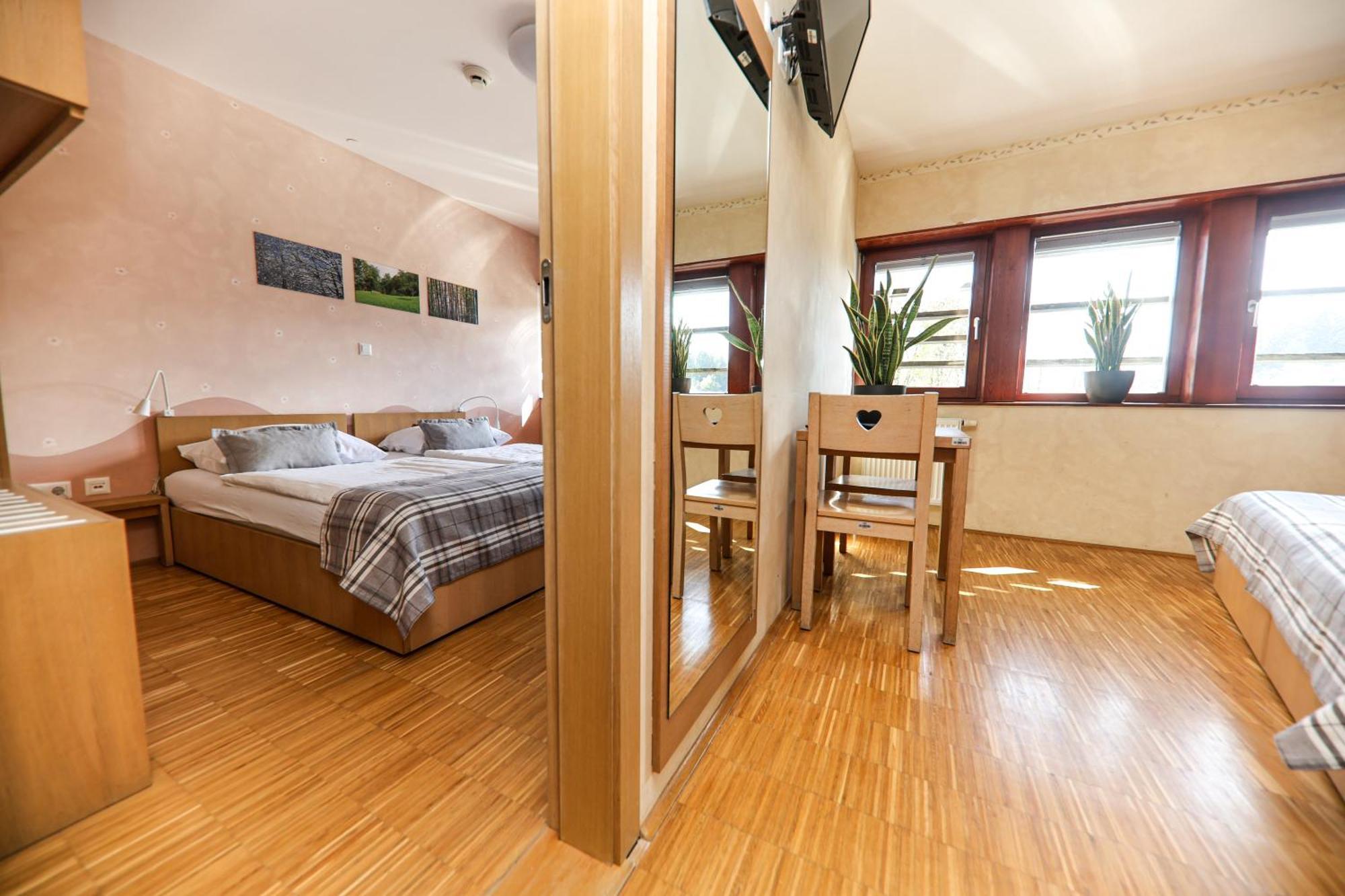 Hotel Celjska Koca Цельє Екстер'єр фото